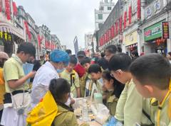 <b>动态｜龙华正在骑楼老街开展食物平安“你点我</b>